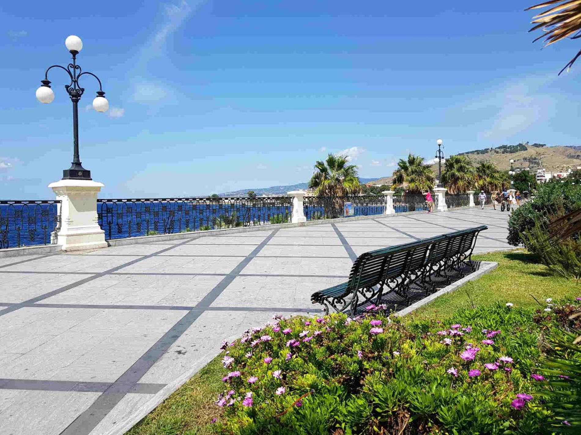 레조디칼라브리아 Il Balcone Sullo Stretto B&B 외부 사진
