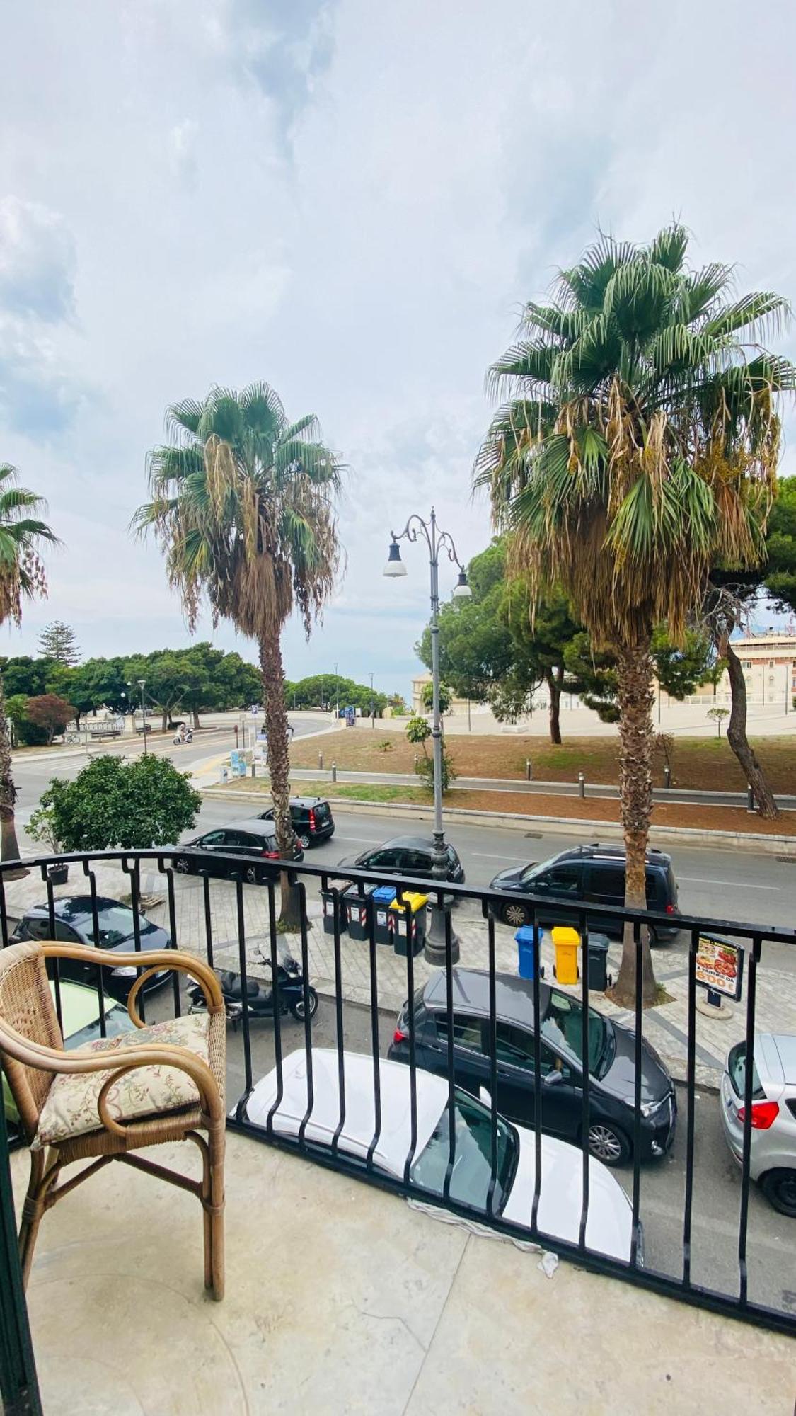 레조디칼라브리아 Il Balcone Sullo Stretto B&B 외부 사진
